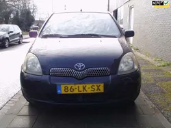Zwart, metallic lak Gebruikt 2003 Toyota Yaris Sol Hatchback | € 2.249 (Eerlijke prijs)