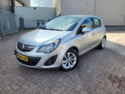 Grijs, metallic lak Gebruikt 2014 Opel Corsa Hatchback | € 5.999 (Eerlijke prijs)