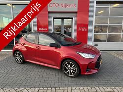 Rood (parellak) Gebruikt 2022 Toyota Yaris Hybrid Executive Hatchback | € 25.900 (Duur)