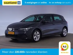 Grijs Gebruikt 2021 VW Golf VIII Life Hatchback | € 20.945 (Eerlijke prijs)
