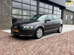 Grijs Gebruikt 2012 Audi A3 Sportback Attraction Hatchback | € 9.975 (Eerlijke prijs)