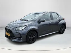 Ash grey grijs Gebruikt 2023 Toyota Yaris Hybrid Team Hatchback | € 23.950 (Eerlijke prijs)