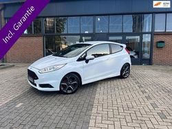 Wit Gebruikt 2016 Ford Fiesta ST Hatchback | € 13.450 (Eerlijke prijs)