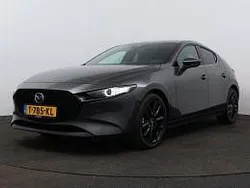 Grijs metallic Gebruikt 2023 Mazda 3 Luxury Hatchback | € 36.945