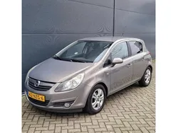 Bruin Gebruikt 2010 Opel Corsa Cosmo Hatchback | € 2.995 (Eerlijke prijs)