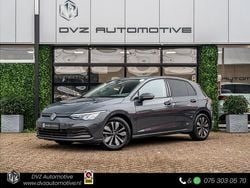 Grijs Gebruikt 2023 VW Golf VIII Move Hatchback | € 24.950 (Goede deal)