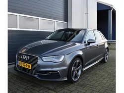 Grijs Gebruikt 2015 Audi A3 Sportback Attraction Hatchback | € 12.450 (Iets duurder)