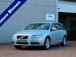 Blauw, metallic lak Gebruikt 2008 Volvo V70 Momentum Stationwagen | € 14.950