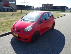 Rood Gebruikt 2009 Toyota Aygo Hatchback | € 1.795 (Super prijs)