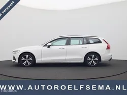Wit Gebruikt 2021 Volvo V60 Momentum Stationwagen | € 25.500 (Super prijs)