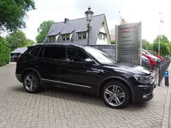 Zwart, metallic lak Gebruikt 2020 VW Tiguan Allspace R-line SUV | € 34.950 (Iets duurder)