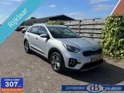 Grijs, metallic lak Gebruikt 2020 Kia Niro SUV | € 22.450 (Eerlijke prijs)