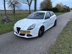 Wit Gebruikt 2010 Alfa Romeo Giulietta Distinctive MPV | € 6.000 (Eerlijke prijs)