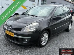 Zwart Gebruikt 2007 Renault Clio II Authentique Hatchback | € 700 (Eerlijke prijs)