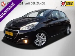Blauw Gebruikt 2018 Peugeot 208 Signature Sky Hatchback | € 12.045 (Eerlijke prijs)