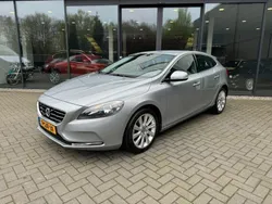 Grijs, metallic lak Gebruikt 2013 Volvo V40 Summum Stationwagen | € 12.700 (Iets duurder)