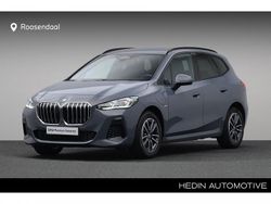 Sparkling copper grau metallic (grijs metallic) Gebruikt 2024 BMW 225 Active Tourer Comfort Edition MPV | € 43.880 (Goede deal)