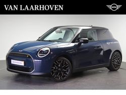 Blauw Nieuw 2025 Mini Cooper SE Favoured Hatchback | € 36.000 (Goede deal)