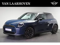 Blauw Nieuw 2025 Mini Cooper SE Favoured Hatchback | € 36.900 (Goede deal)