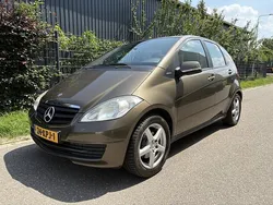 Bruin, metallic lak Gebruikt 2010 Mercedes A180 Business MPV | € 3.550 (Eerlijke prijs)