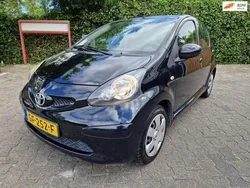 Zwart Gebruikt 2007 Toyota Aygo Hatchback | € 2.850 (Eerlijke prijs)