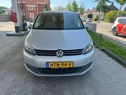 Grijs, metallic lak Gebruikt 2011 VW Touran Highline MPV | € 8.750 (Eerlijke prijs)