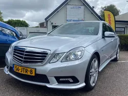 Grijs, metallic lak Gebruikt 2009 Mercedes E250 AMG Sedan | € 10.999 (Super prijs)