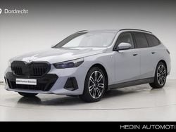 Grijs Gebruikt 2025 BMW 520 M Sport Stationwagen | € 64.895 (Super prijs)