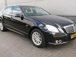 Zwart, metallic lak Gebruikt 2009 Mercedes E200 Elegance Sedan | € 12.750 (Iets duurder)