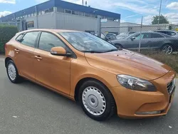 Oranje Gebruikt 2013 Volvo V40 Momentum Stationwagen | € 7.995 (Eerlijke prijs)