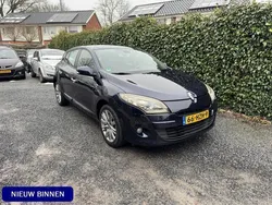 Blauw, metallic lak Gebruikt 2009 Renault Mégane III Expression Hatchback | € 3.245 (Eerlijke prijs)