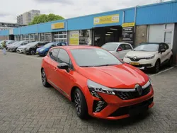 Oranje Gebruikt 2024 Renault Clio V Techno Hatchback | € 21.390 (Eerlijke prijs)