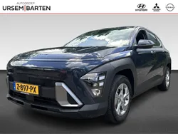 Denim blue (blauw metallic) Gebruikt 2024 Hyundai Kona Comfort SUV | € 29.930 (Eerlijke prijs)