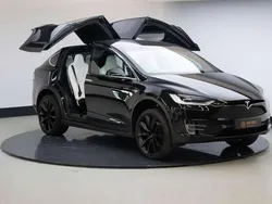 Zwart, metallic lak Gebruikt 2017 Tesla Model X SUV | € 33.950 (Duur)
