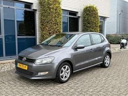 Grijs Gebruikt 2013 VW Polo Comfortline Hatchback | € 5.450 (Super prijs)
