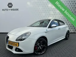 Wit, metallic lak Gebruikt 2012 Alfa Romeo Giulietta Quadrifoglio Verde Hatchback | € 10.950 (Eerlijke prijs)