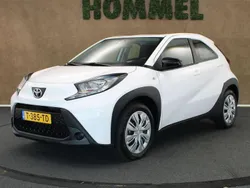 Wit Gebruikt 2023 Toyota Aygo Play Hatchback | € 16.645 (Goede deal)