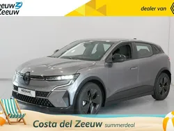 Gris schiste kqg (licht grijs) Nieuw 2024 Renault Mégane Evolution Hatchback | € 36.355 (Eerlijke prijs)