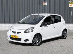 Wit Gebruikt 2012 Toyota Aygo Comfort Hatchback | € 4.450 (Eerlijke prijs)