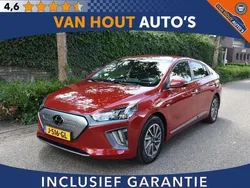 Rood Gebruikt 2020 Hyundai Ioniq Comfort Sedan | € 15.450 (Goede deal)