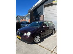 Rood Gebruikt 2002 VW Polo Highline Hatchback | € 1.395 (Iets duurder)