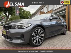 Grijs Gebruikt 2022 BMW 330e Sport Line Stationwagen | € 26.900 (Super prijs)
