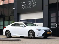 Wit, metallic lak Gebruikt 2016 Lexus RC300h Sport Line Coupé | € 25.950 (Eerlijke prijs)