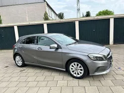 Grijs Gebruikt 2017 Mercedes A160 Ambition Hatchback | € 15.500 (Eerlijke prijs)