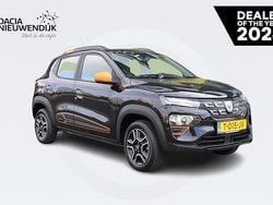 Astraal zwart gnq Gebruikt 2023 Dacia Spring Comfort Plus Hatchback | € 12.445 (Eerlijke prijs)