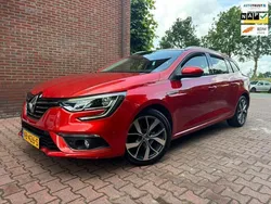 Rood Gebruikt 2017 Renault Mégane GrandTour Bose Edition Stationwagen | € 7.999 (Eerlijke prijs)