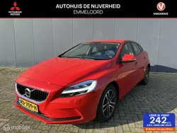 Rood Gebruikt 2017 Volvo V40 Stationwagen | € 14.950 (Eerlijke prijs)