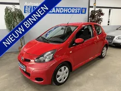 Rood Gebruikt 2009 Toyota Aygo Comfort Hatchback | € 3.995 (Eerlijke prijs)