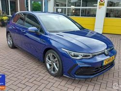 Blauw Gebruikt 2022 VW Golf VIII Business+ Hatchback | € 31.500 (Eerlijke prijs)