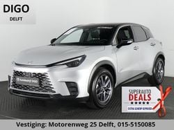 Zilver Gebruikt 2025 Lexus LBX Business Edition SUV | € 34.800 (Goede deal)